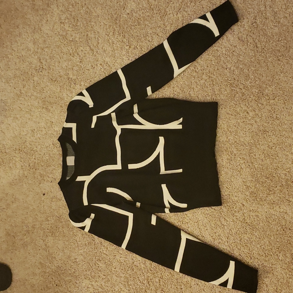 H&M Black Crewneck Sweater with White Graphic Pattern